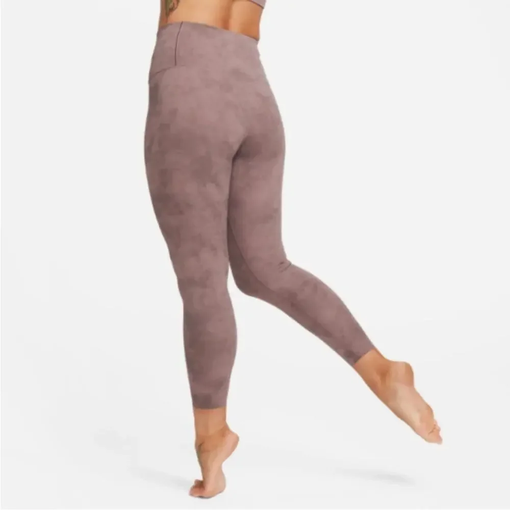 Nike womens zenvy